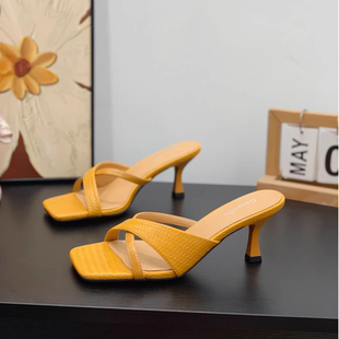露趾凉拖鞋 方头交叉带超火一字拖细跟6CM小个子女2026夏新款 时尚