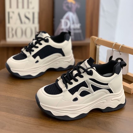 内增高7CM显脚小老爹鞋2025年秋季超火小个子透气网面拼色运动鞋