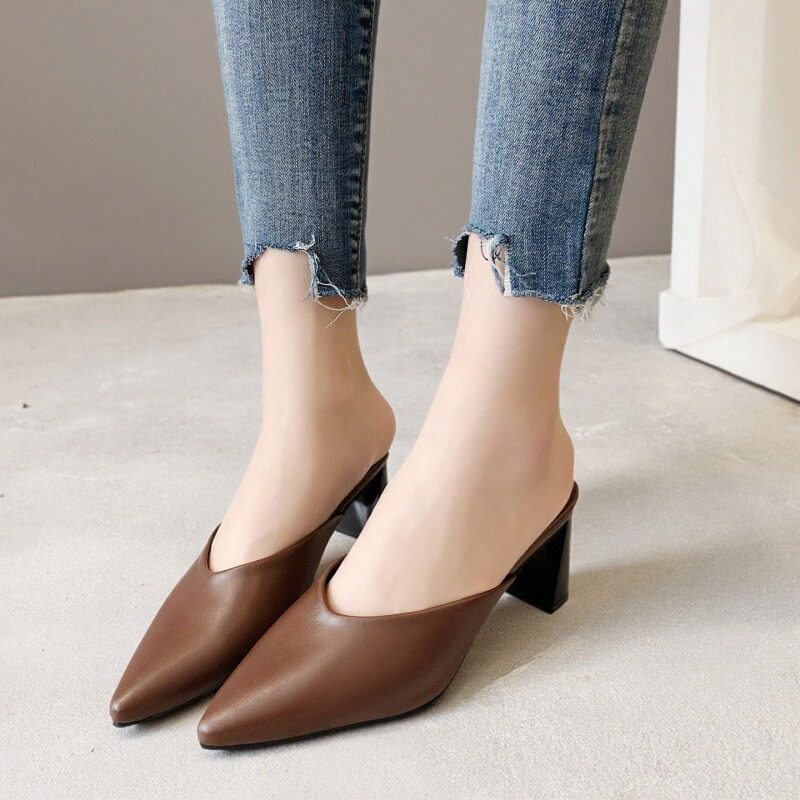 包头拖鞋女士外穿2025秋季新款时尚尖头浅口粗跟半拖百搭试试拖鞋