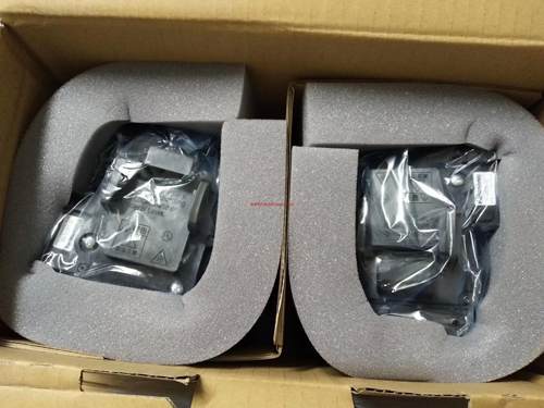 垚光松下PT-FD605CB/FD601CL/FDZ675CB投影机灯泡ET-LAD70W原装带架子