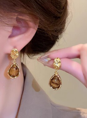 美拉德琥珀色复古港风耳圈女轻奢高级感小众秋冬耳环2025新款耳饰