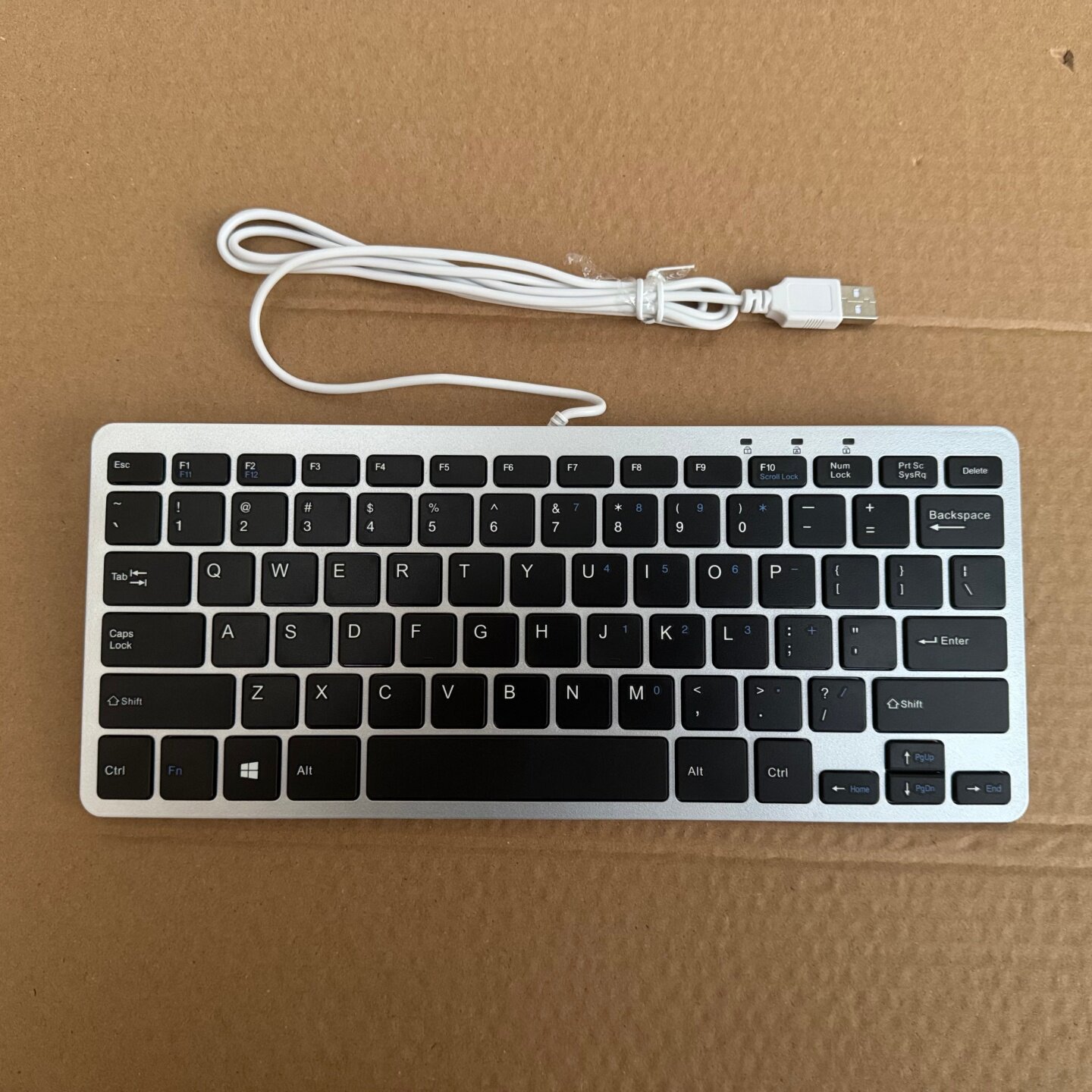 全新正品工业小键盘剪刀脚USB有线键盘巧克力手感 便携笔记本键盘