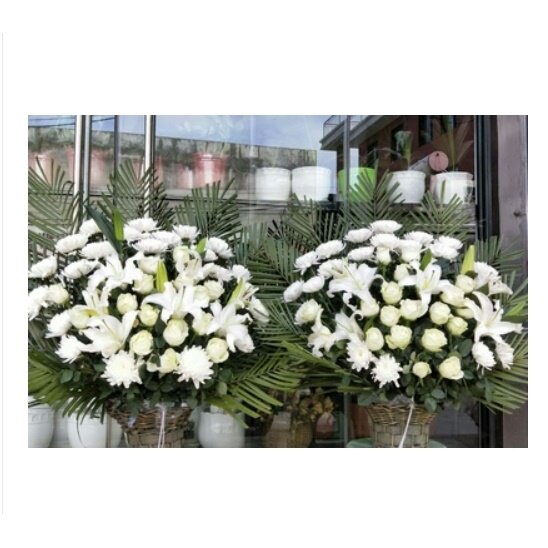 济南历下区燕山地区恒隆广场山师东路鲜花店配送白事花圈清明节