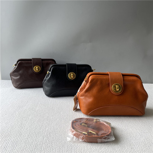 2025夏季新款高品质单肩斜挎女包经典款头层树膏牛皮医生包夹子包