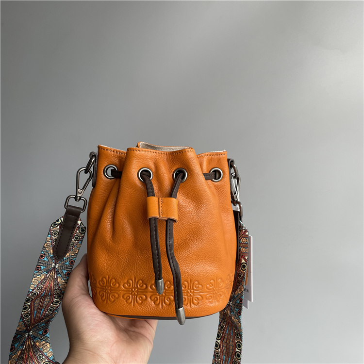 头层牛皮水桶包实惠复古风