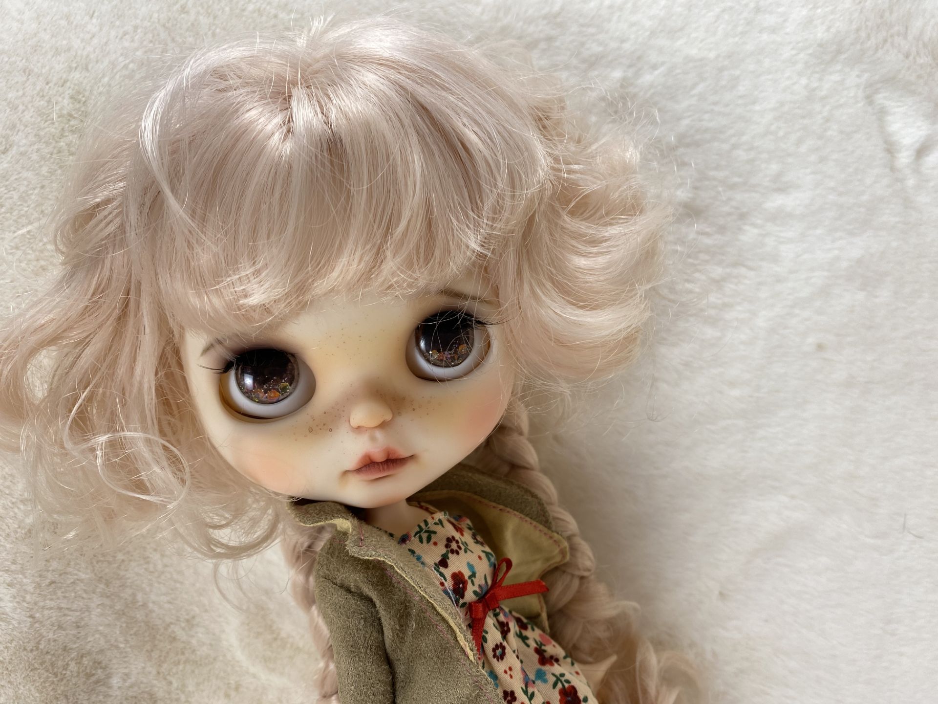 HobgobLin小布改妆八字眉小嘴巴晒斑复古粉色辫子卷毛妹 改娃定金