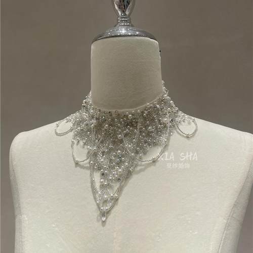 新娘婚纱项链手工缝制