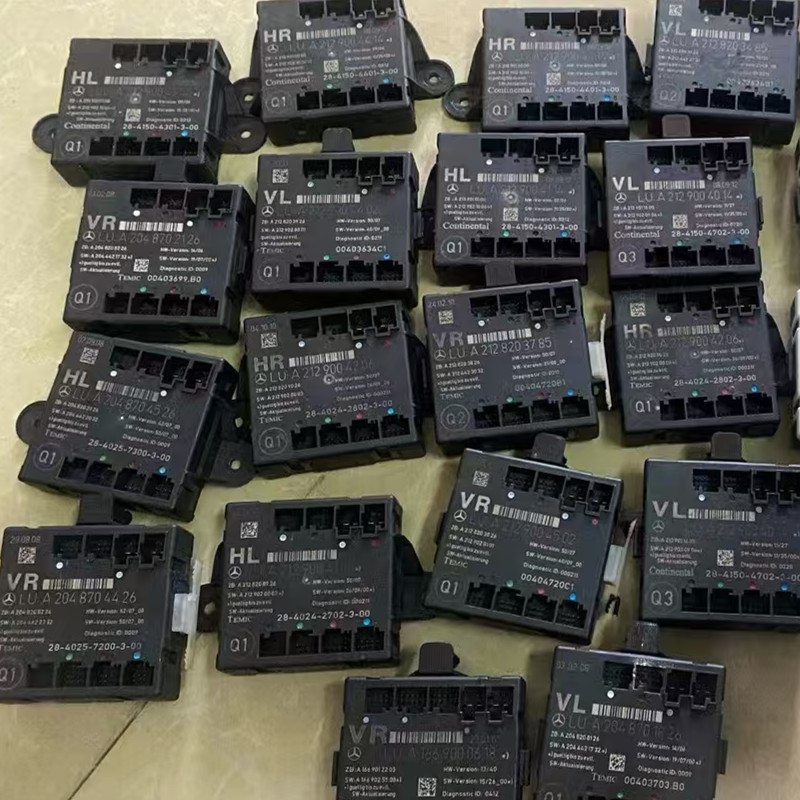 适用奔驰CESG级C260E300LS500E63AMG550GL500X290车门电脑控制模