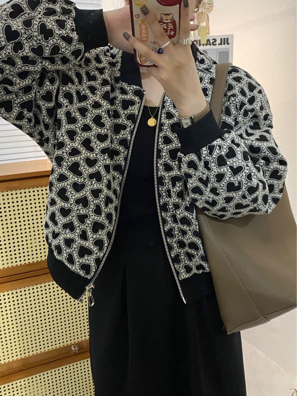 米索ag1057爱心刺绣棒球服女 秋季休闲宽松小个子高级感夹克衫女