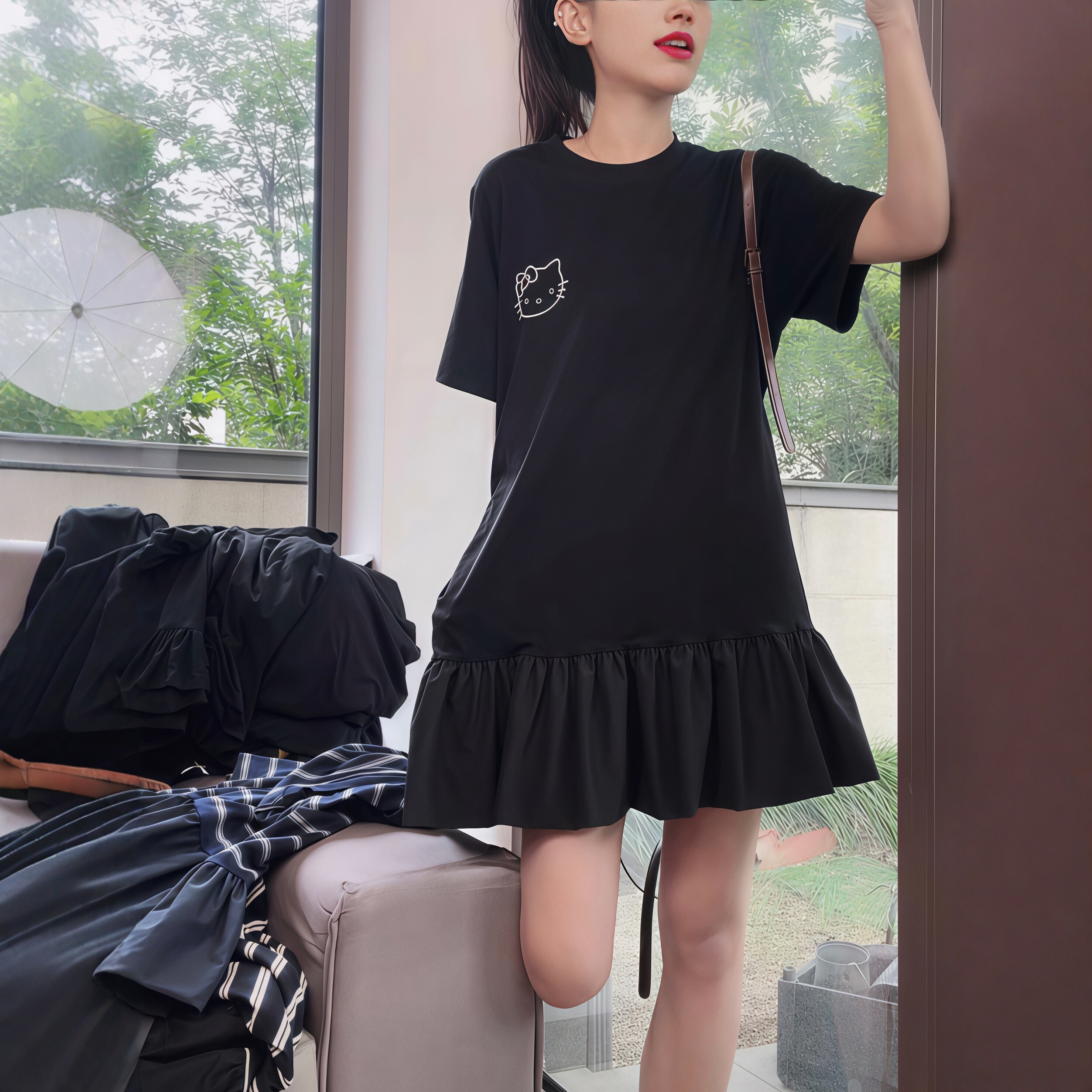 【送运费险】卡通蕾丝拼接T恤女图片