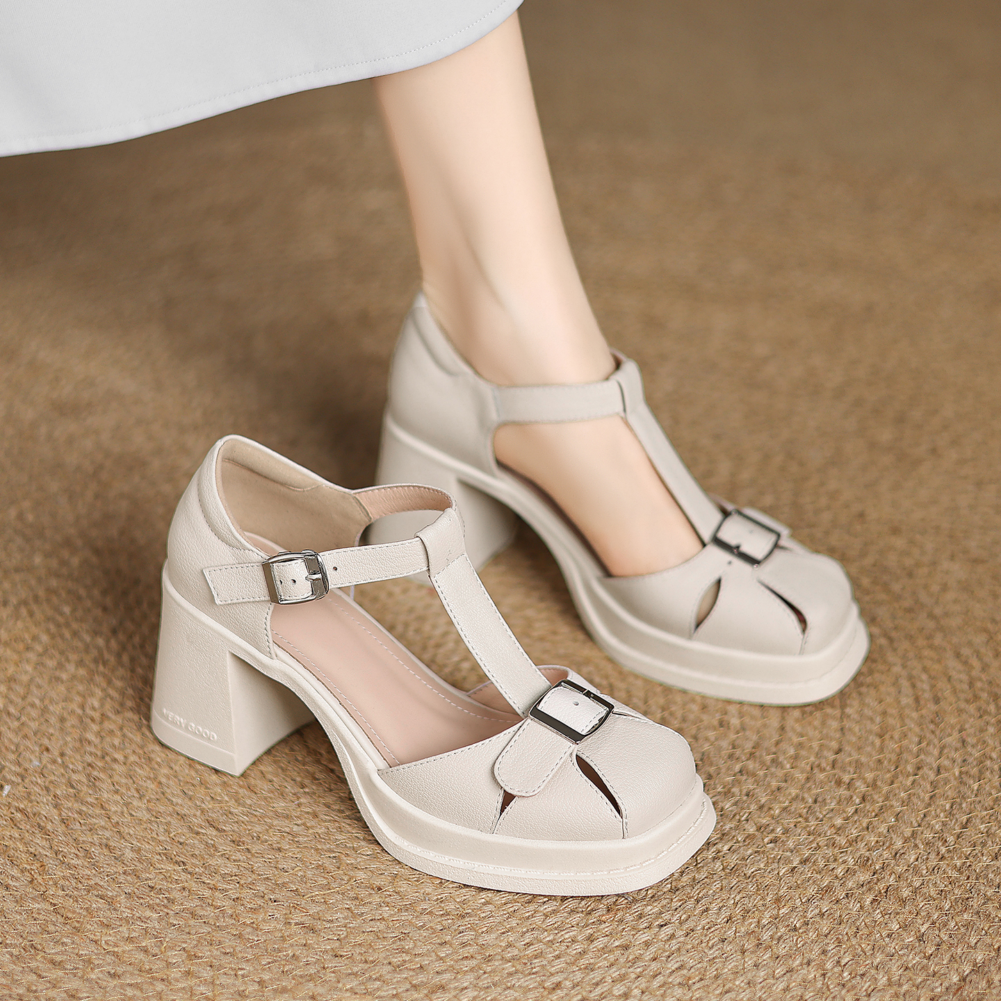 粗跟防水台羊皮欧美包头高跟凉鞋