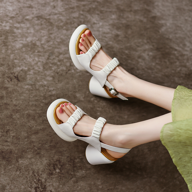 百搭罗马复古风露趾配裙粗跟凉鞋