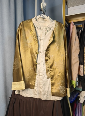 罗绮者80号金色醋酸缎面盘扣印花外套+花朵蝴蝶印花立领文艺衬衫
