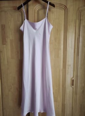 罗绮者新中式国风基础款百搭醋酸吊带连衣裙女春夏季气质感缎面