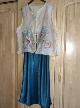 罗绮者新中式国风古黄色刺绣无袖马甲女夏季+松石绿长裙飘逸显瘦