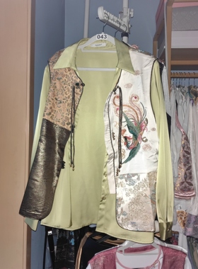 罗绮者43号新中式棕咖色龙纹刺绣拼接色块马甲+绿色缎面丝绸衬衫