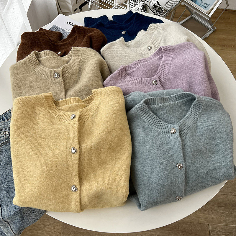 软糯糯温柔爱心扣毛衣外套女开衫秋冬外搭短款小个子秋冬针织上衣,女装/女士精品,毛衣,淘宝优惠券,粉丝福利购,淘宝优惠卷