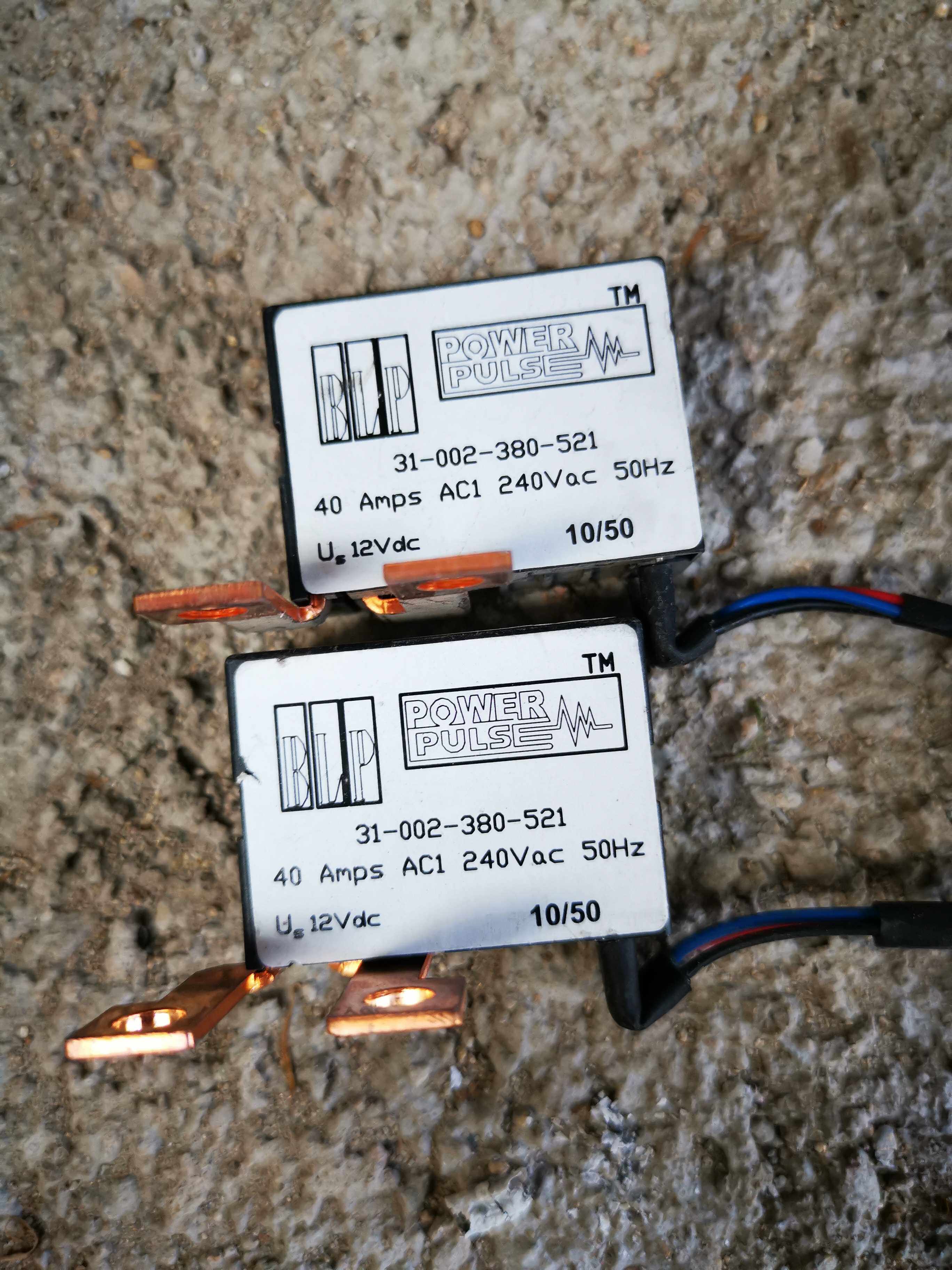 施耐德ats22软启动旁路接触器31-002-380-521 40a 240vac 12vdc询