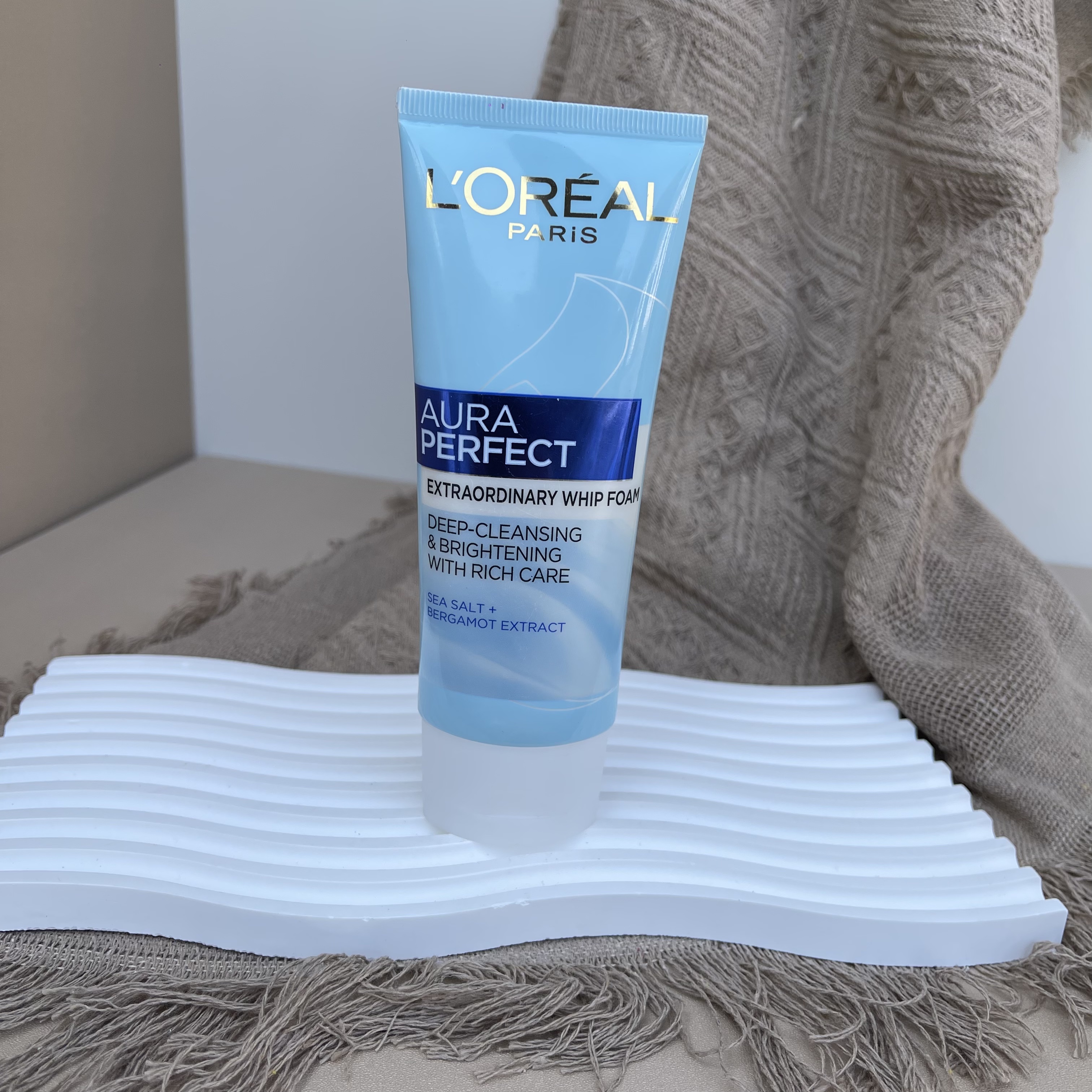 泰国 L'OREAL/欧莱雅雪颜海盐柠檬泡沫洁洗面奶深层清洁保湿100ML