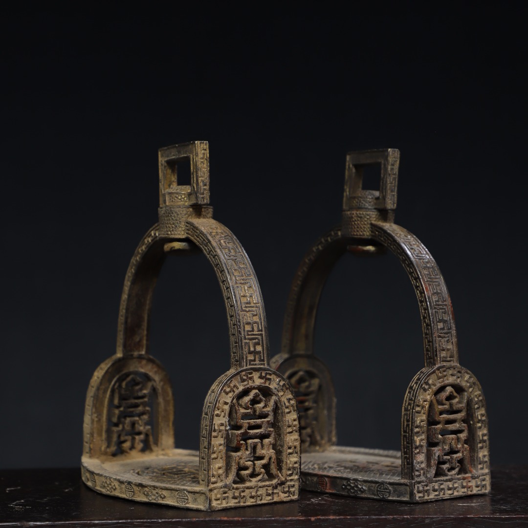 古玩古董收藏西藏收老纯铜马镫一对铜马蹬马场影视道具马登用具