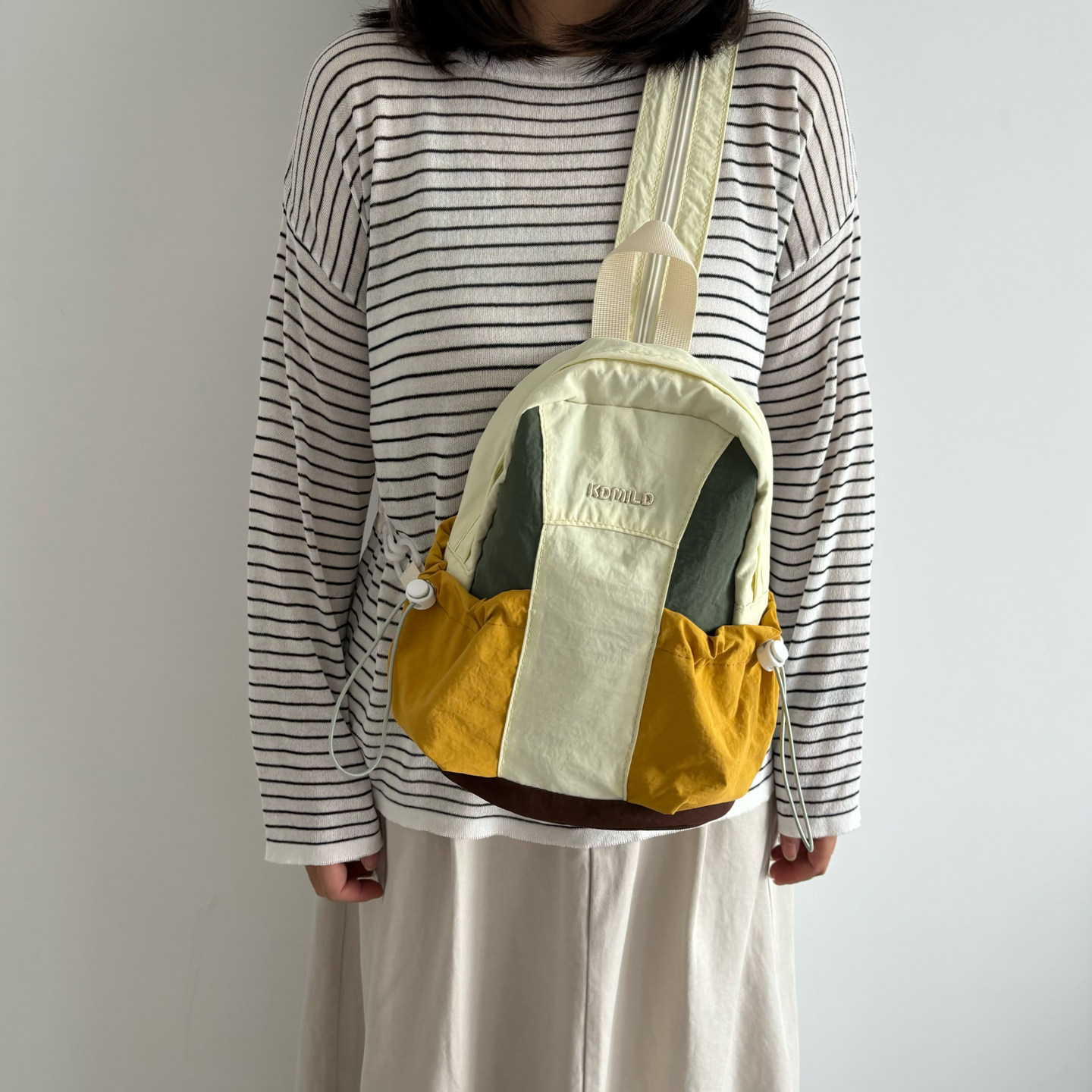 轻便旅行小书包斜挎包女休闲逛街通勤双肩包美式防泼水撞色小背包