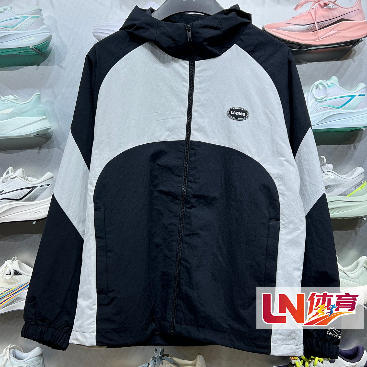 李宁2026冬季新品男子徒步登山旅行通勤时尚休闲运动风衣AFDWE77
