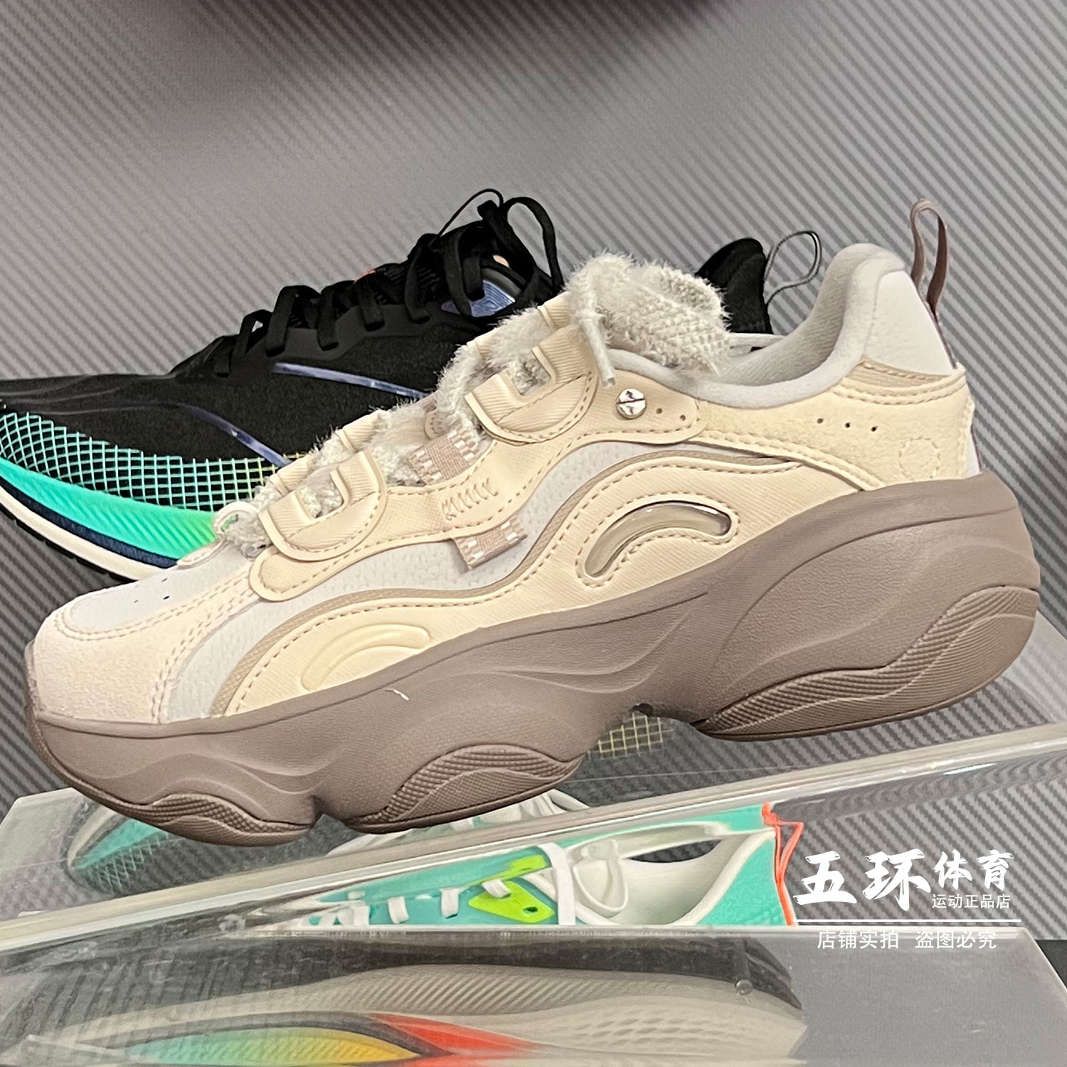 休闲鞋李宁舒适柔软女子