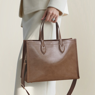 商务风真皮托特包女大容量可放电脑2026新款通勤手提斜挎大包包
