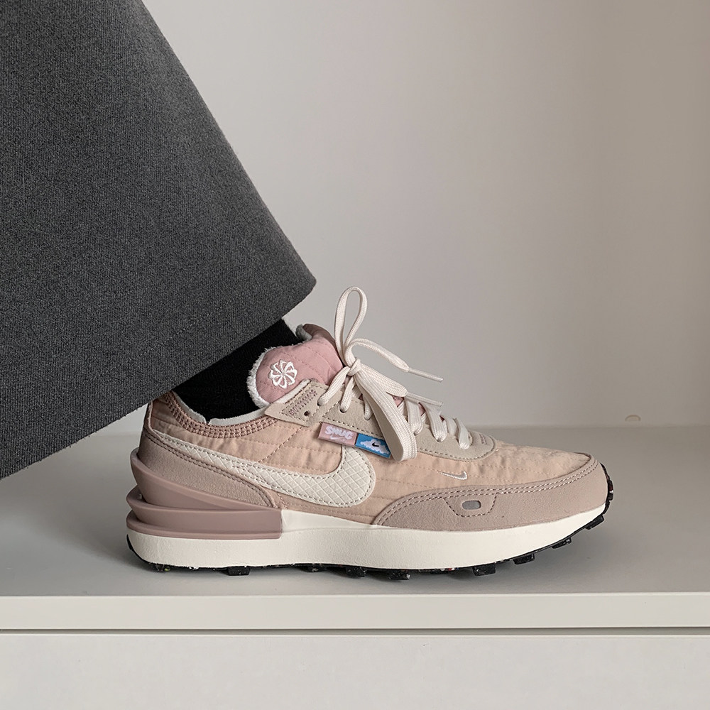 咬鞋g nike waffle one nn系列 耐克女子华夫复古运动休闲跑鞋