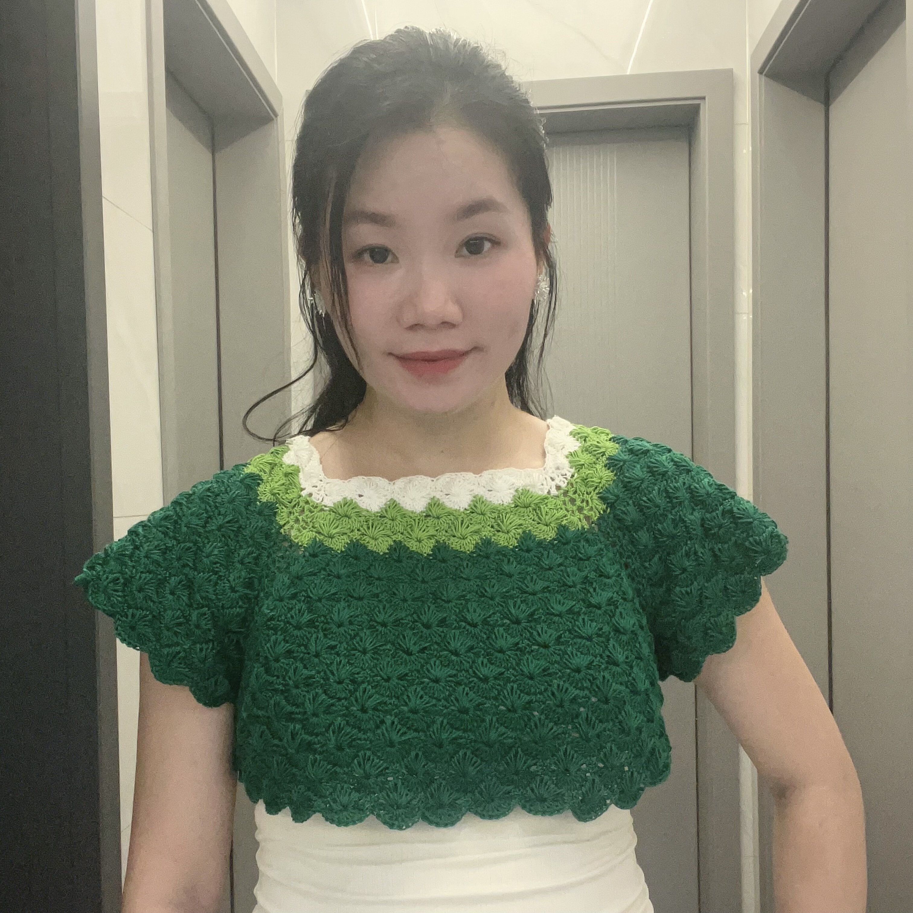 港星甘比街拍短款毛衣2025新蕾丝衫/雪纺衫