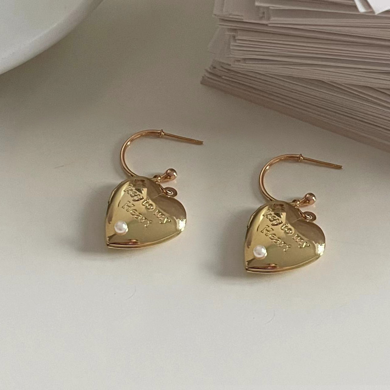 复古亚金爱心耳环法式