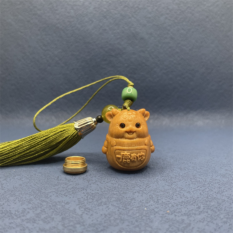 绿檀木雕刻一鹿有你香囊手机汽车钥匙扣挂坠创意生日礼物工艺品