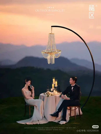 小红书流行夜景摄影道具网红水晶灯旅拍婚纱户外婚庆铁艺珠帘吊灯