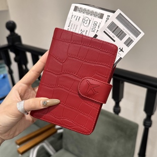 简约小众波多尔红护照夹多功能皮质出国旅行护照银行卡证件收纳包