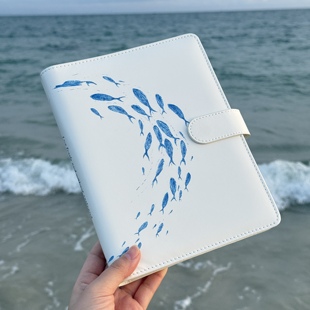 原创小鱼卡册a5皮质活页四宫格高颜值3寸小卡拍立得收纳收藏相册