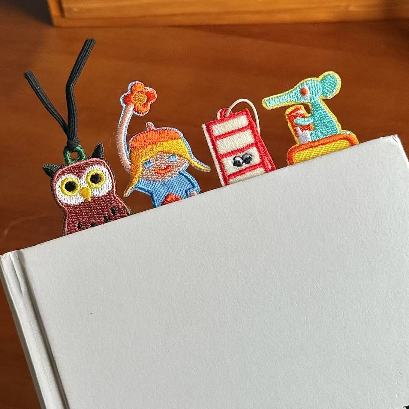 创意可爱小动物立体棉麻刺绣书签