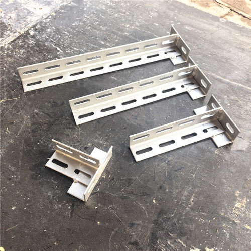 角钢立柱热镀锌角钢支架托架冲孔角钢接件含底座支撑托譬桥架立柱