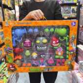 荣达丰植物大战僵尸玩具套装 软胶火焰豌豆射手食人花发射子弹玩具