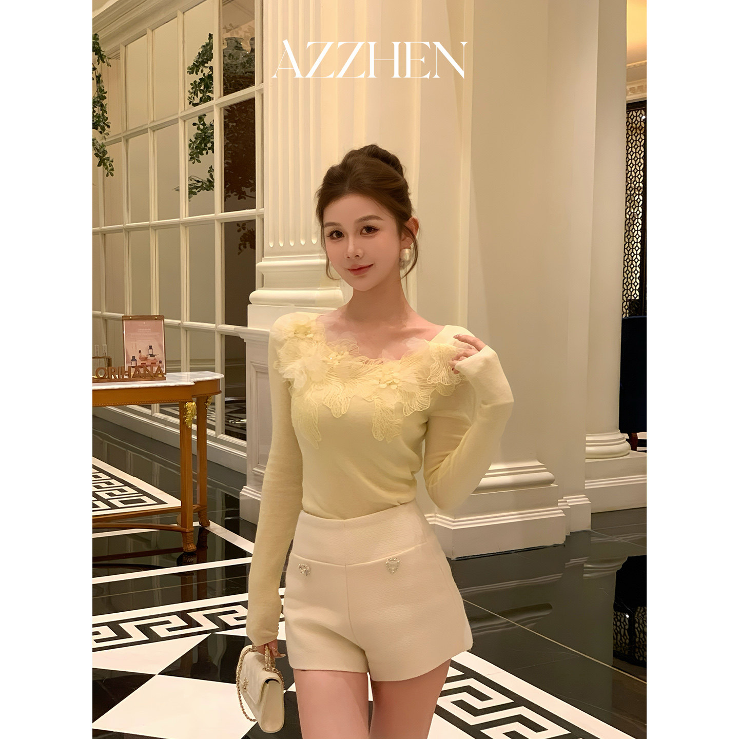 立体花朵圆领长袖打底衫别致修身