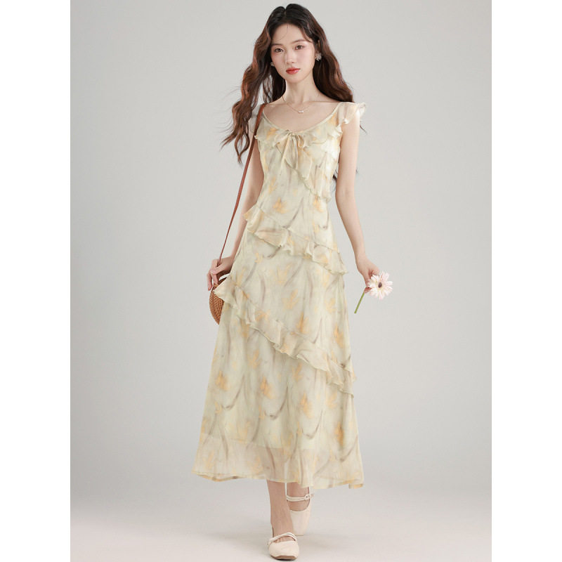 小飞袖荷叶边收腰连衣裙女夏季2026新款收腰显瘦a字长裙