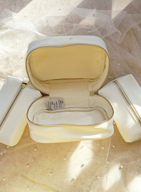 后赠品包白色手拿包PU桶包渐变色零钱包收纳包三件套护肤品收纳包