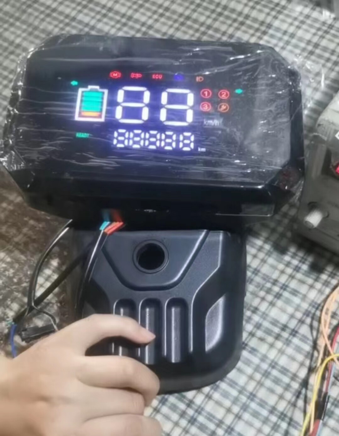电动三轮车液晶仪表数码仪表新款仪表仪表总成48伏60伏72伏通用。怎么看?
