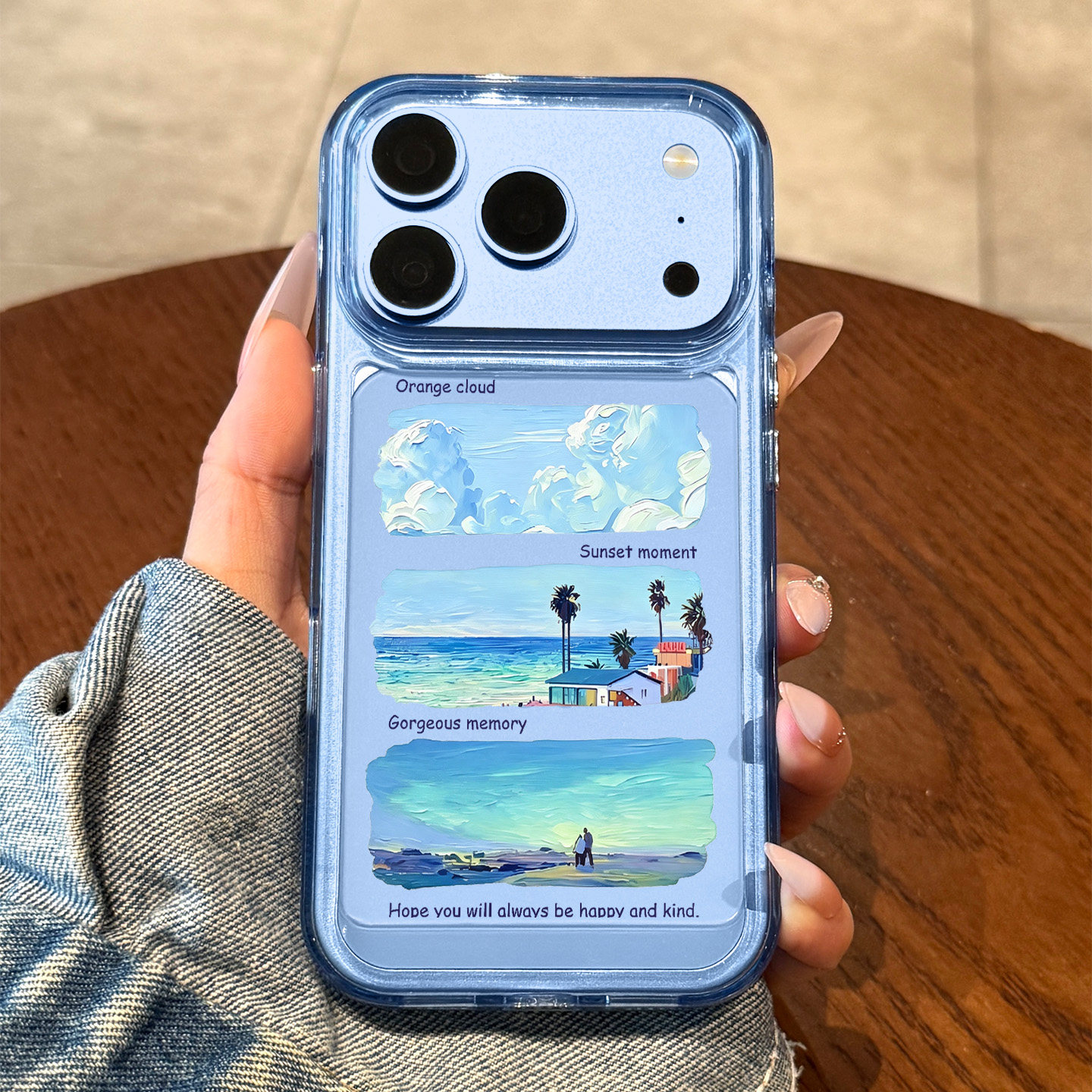 适用苹果18蓝色海滩太空壳图片