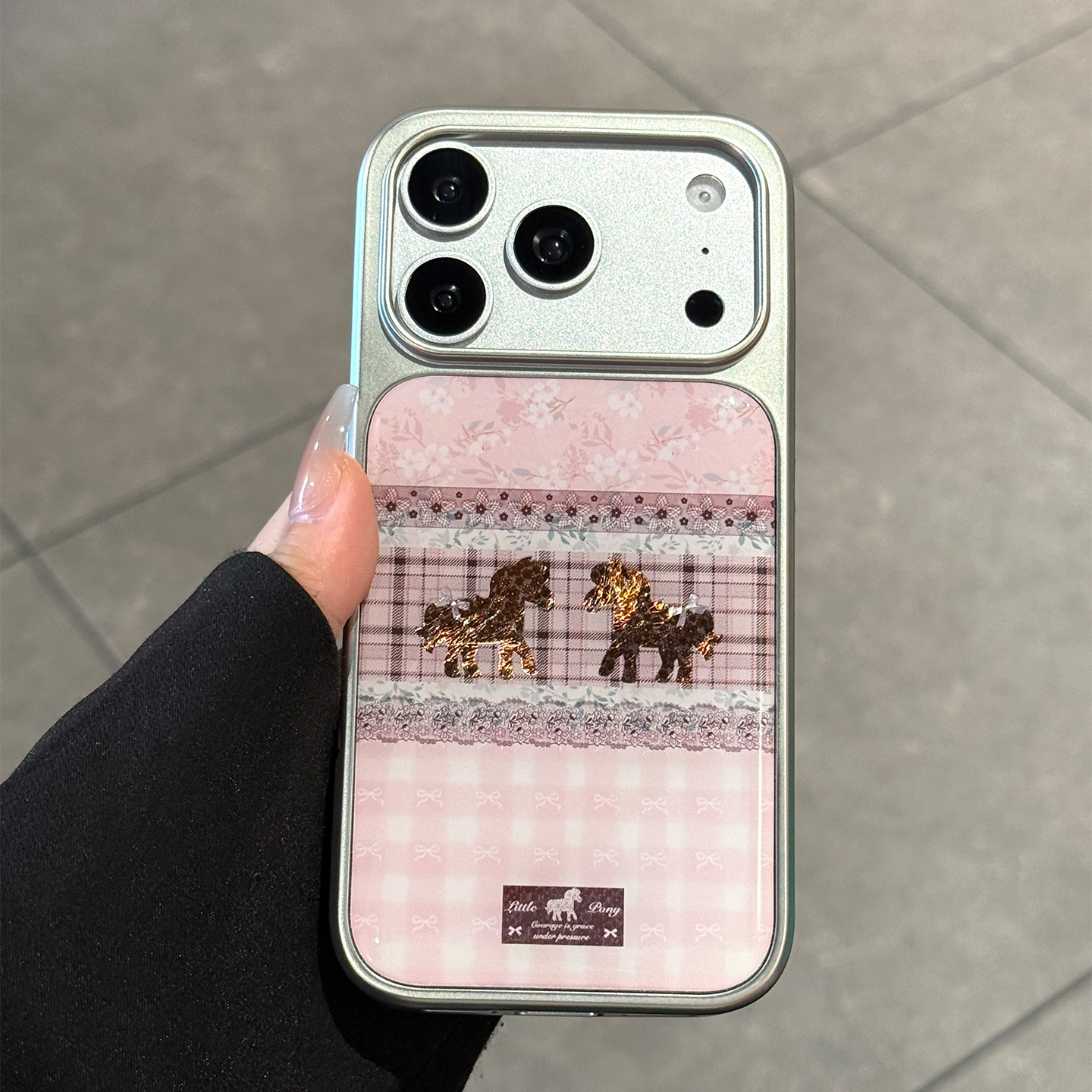 适用苹果17promax手机壳新款iphone17pro新年花朵小马17高级感16pro全包防摔15硅胶14小众pm创意女款超火ins,3C数码配件,手机保护套/壳,淘宝优惠券,粉丝福利购,淘宝优惠卷