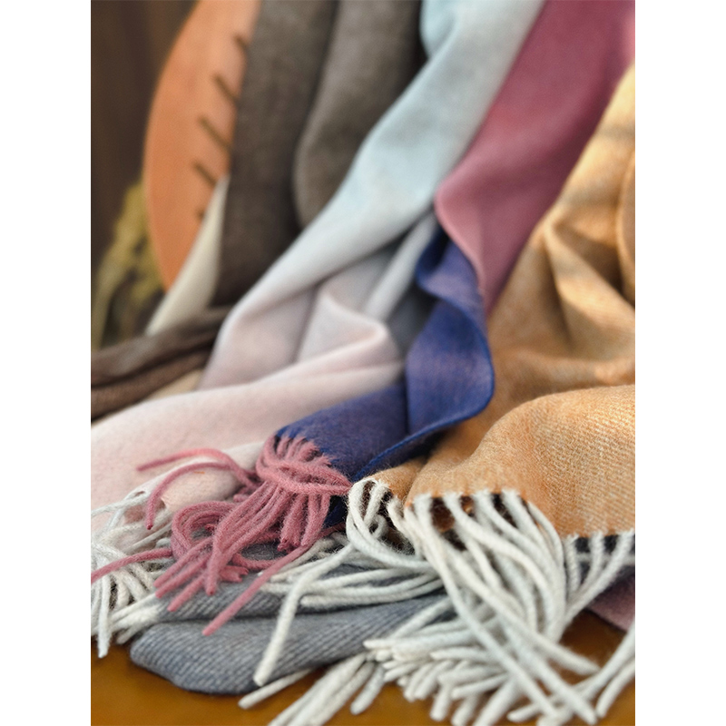 糖皮出品 远山近黛 羊绒羊毛混纺 冬季保暖渐变色围巾