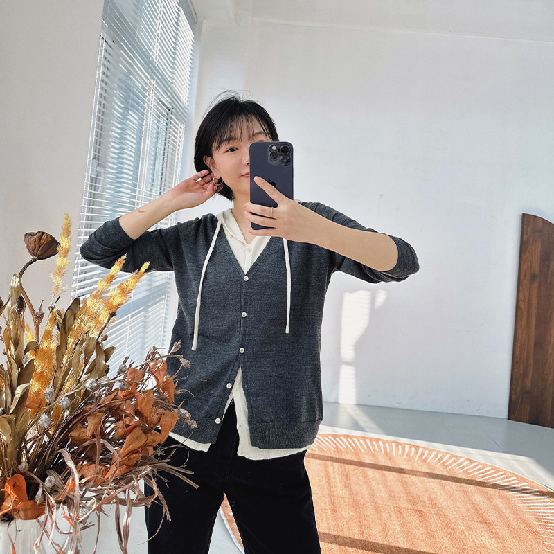 糖皮出品 超细黄金羊毛 冬季精纺羊毛 假两件连帽开衫羊毛衫