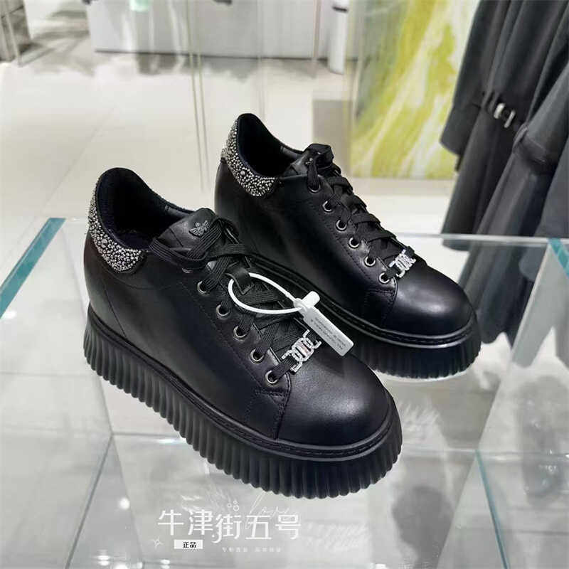 代购IIJIN艾今正品女鞋24秋新水钻内增高黑色饼干鞋低帮板鞋9.5cm