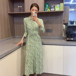 【女人丝界】26夏新款淡绿迷宫几何 图案修身裹身裙衬衫领连衣裙