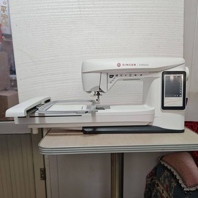 胜家小型电脑缝纫机家用绣花机EM9305全自动电子刺绣一体机SINGER