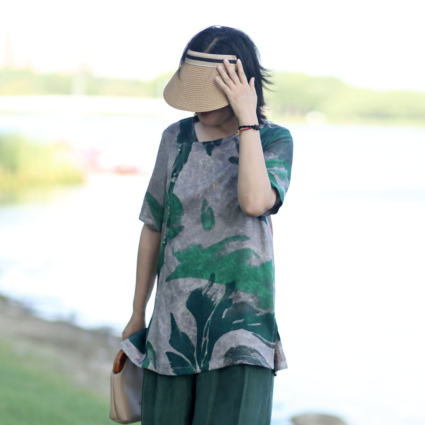轻中式中长款显瘦铜氨丝印花上衣
